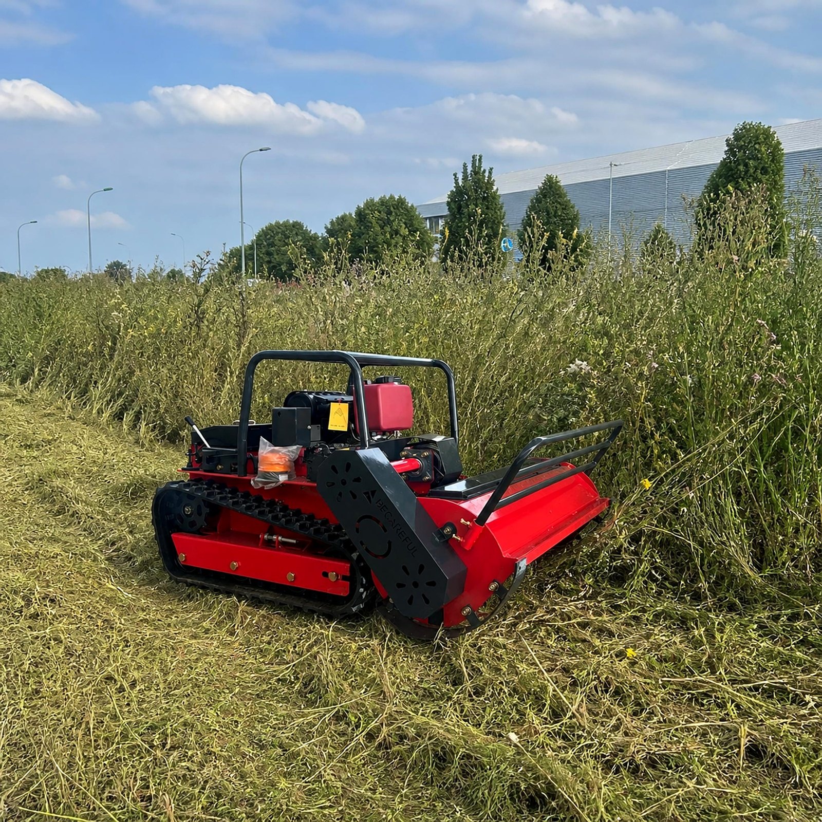 GST-1200 diesel rough grass working scene